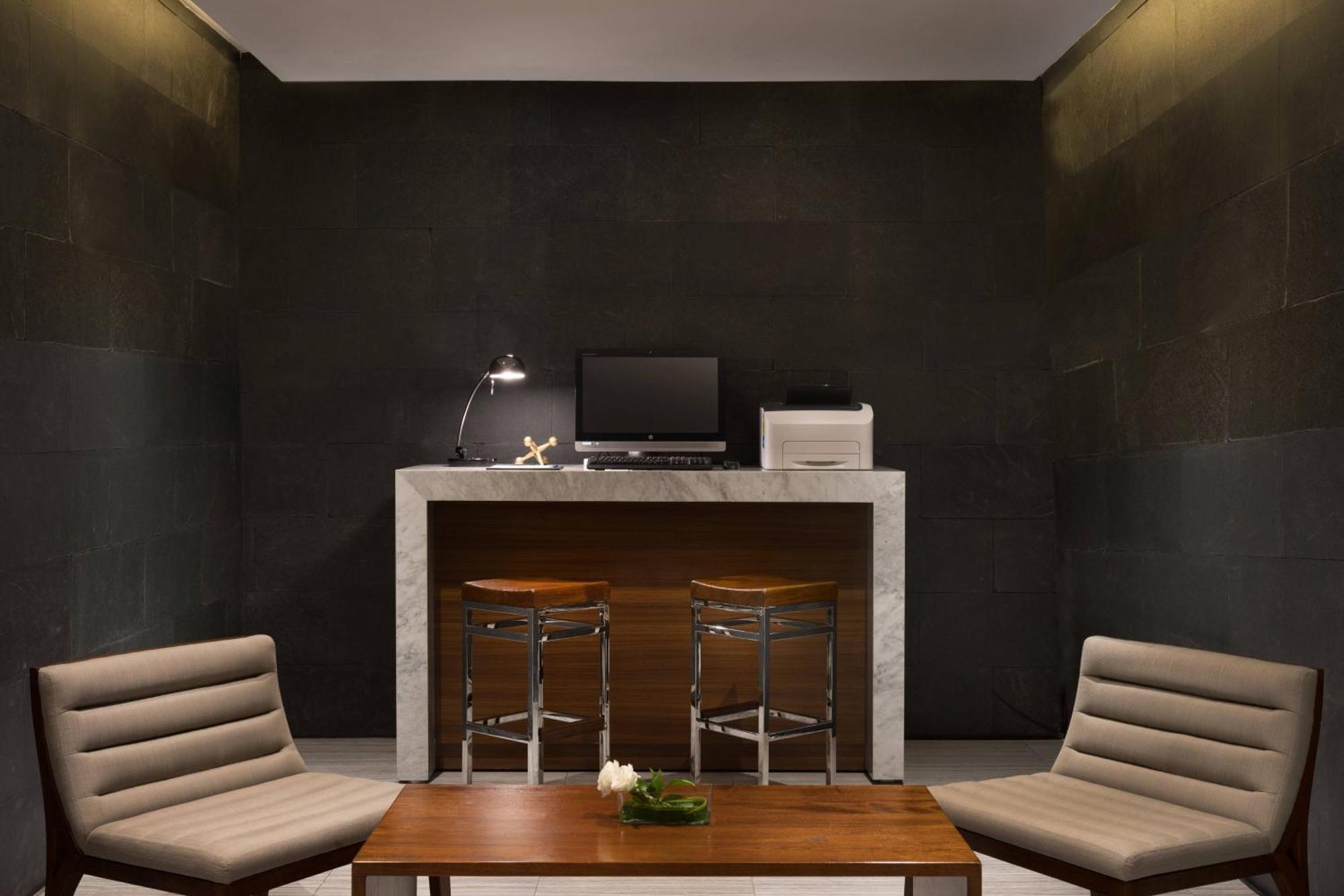 Four Points By Sheraton Jakarta Thamrin Екстериор снимка
